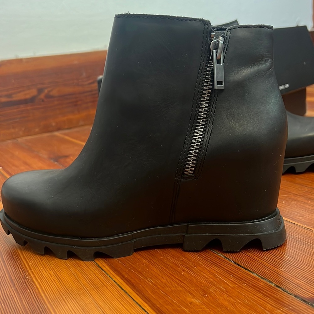 Sorel Joan of arctic wedge III zip boogie